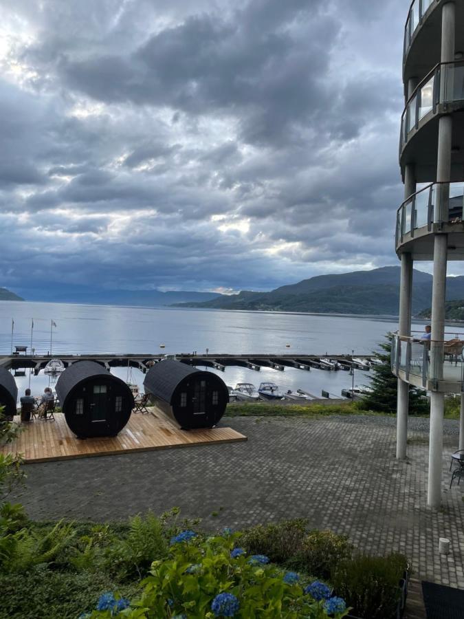 Sleeping Barrel Lodge Smaken Av Ryfylke Event As, Drives Ikke Som Hotell Hjelmeland Dış mekan fotoğraf
